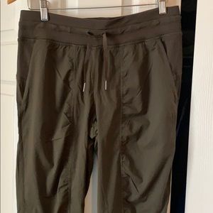 Lululemon studio jogger size 8
